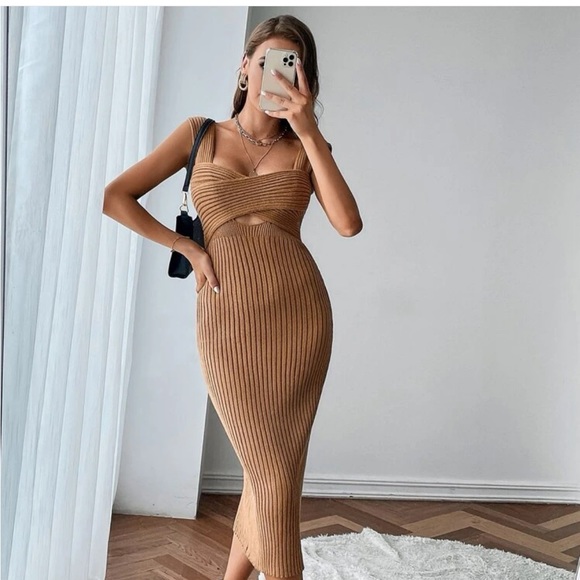 Ribbed dress - Picture 3 of 3